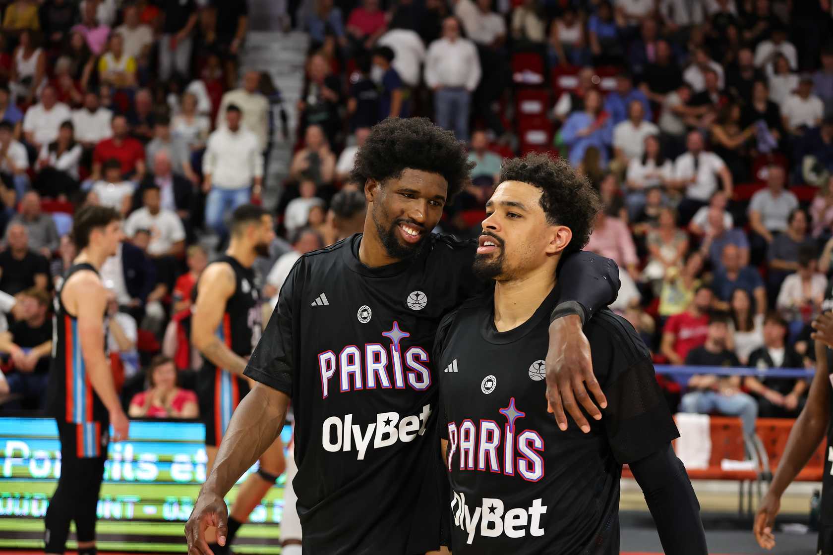sledujte průběžné výsledky betclic elite: monaco vede, asvel těsně za ním v napínavém souboji týmů ve francouzské basketbalové lize.