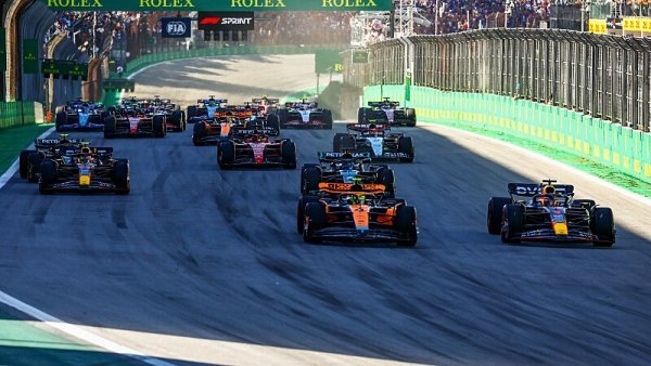 verstappen zvítězil v gp las vegas, zatímco norris je blízko získání titulu. sledujte napínavý závod plný emocí a špičkového motorsportu.