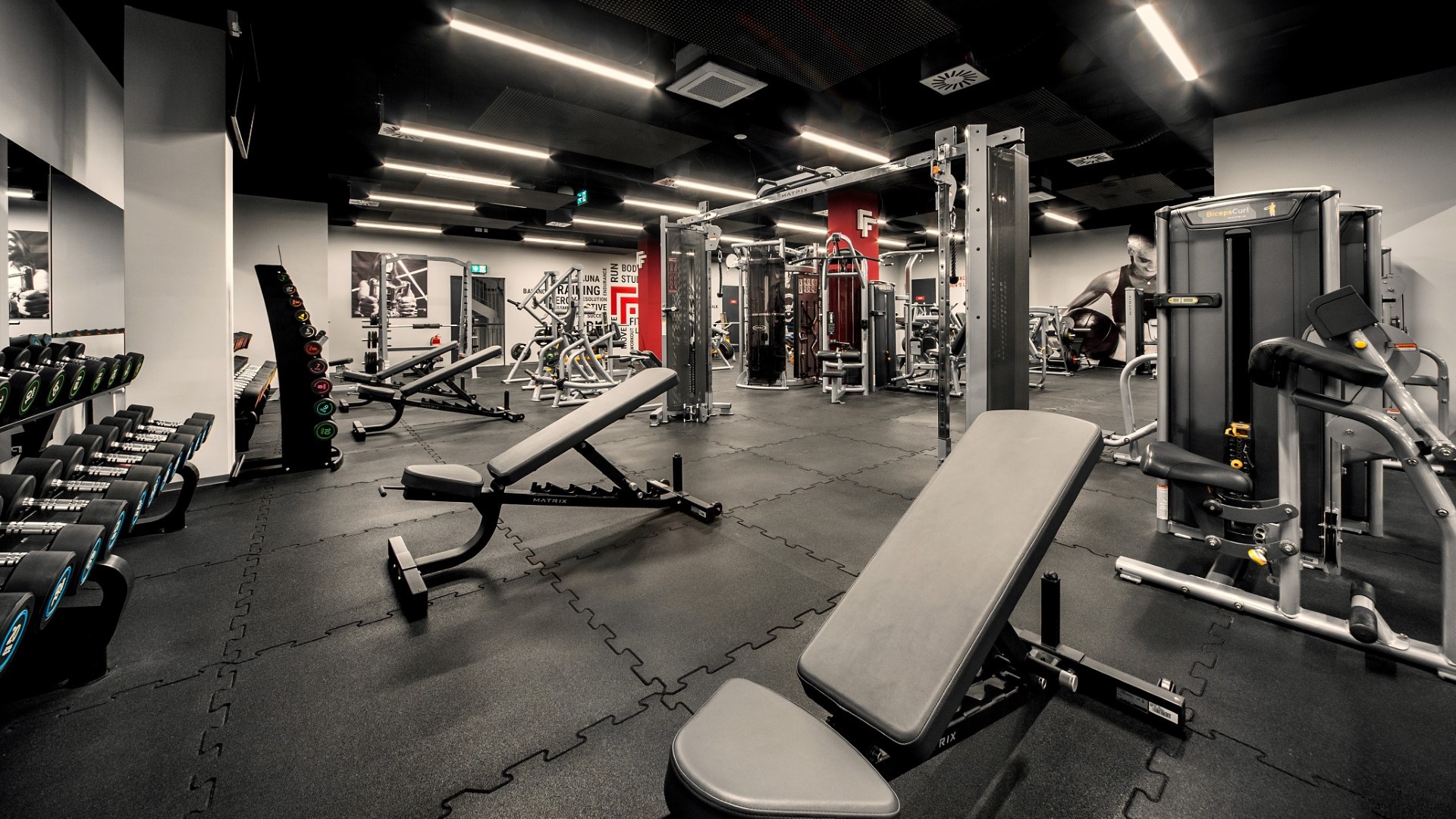 méně francouzských trenérů vede africké fotbalové týmy, což odráží změny v mezinárodní trenérské scéně a rostoucí diverzitu.