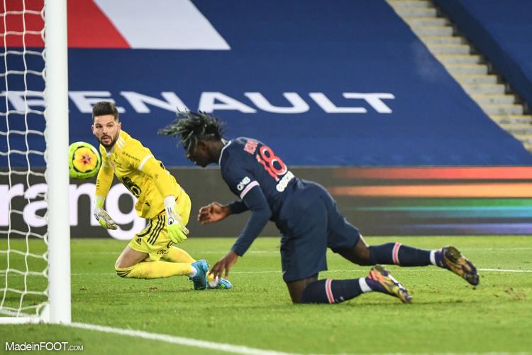 paris fc projevuje zájem o italského útočníka moise keanu, přičemž hledá posilu do svého týmu.