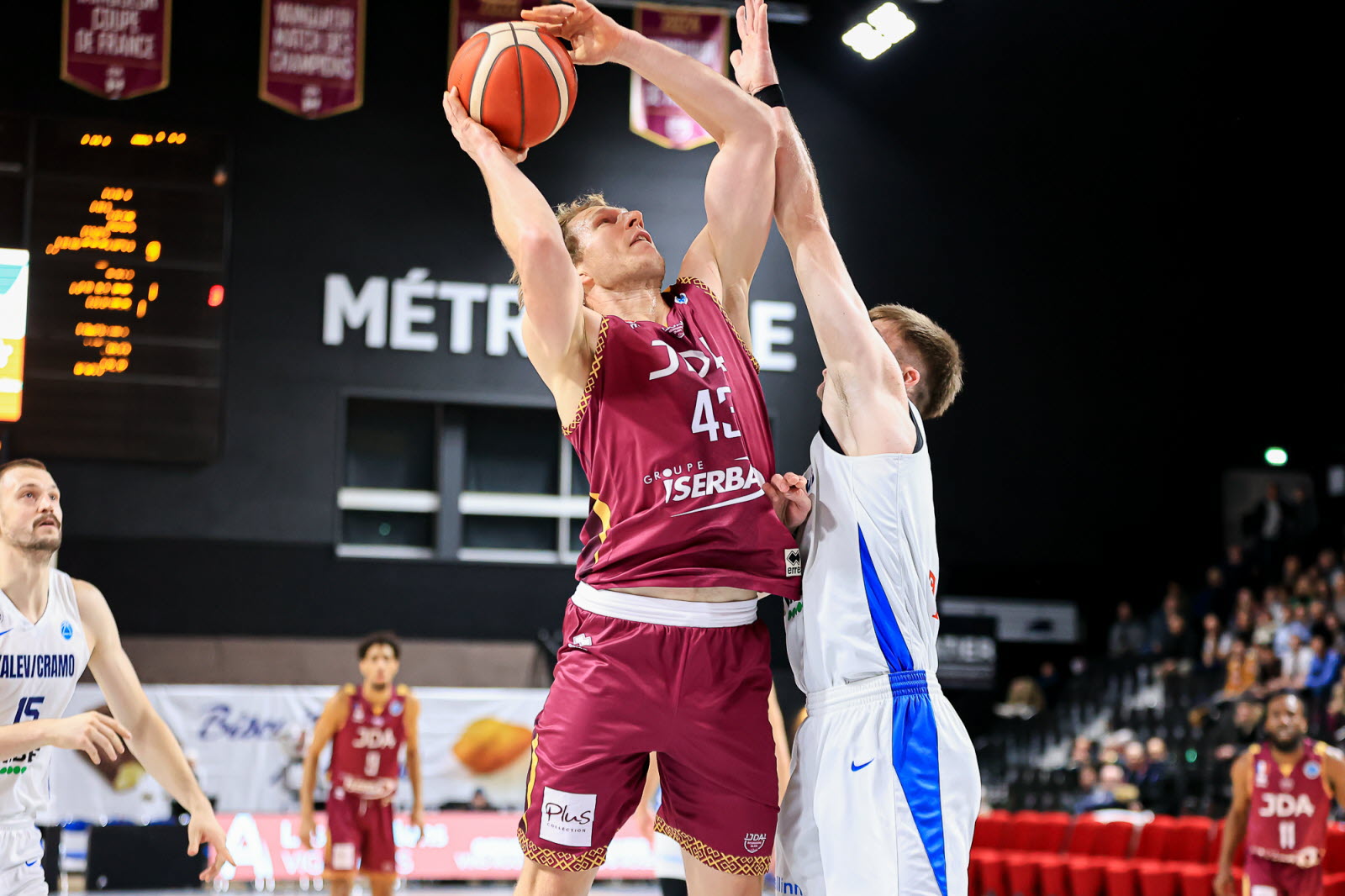 objevte sportovní káva e07 s france 24 – perfektní káva pro sportovce, kteří hledají energii a chuť v každém šálku.