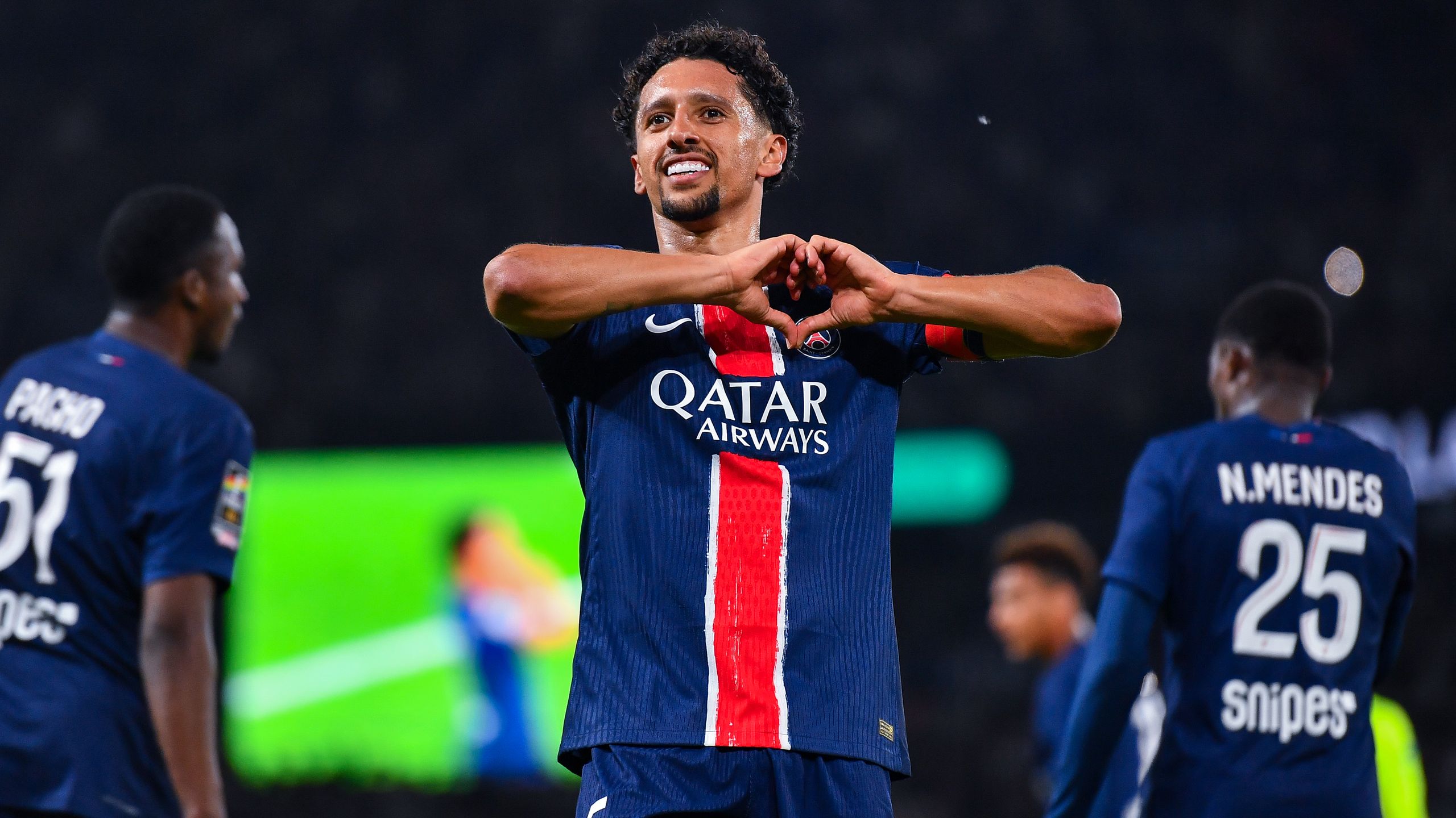 ligue 1: psg zvítězil v auxerre díky skvělému výkonu a upevnil svou pozici na vrcholu tabulky.