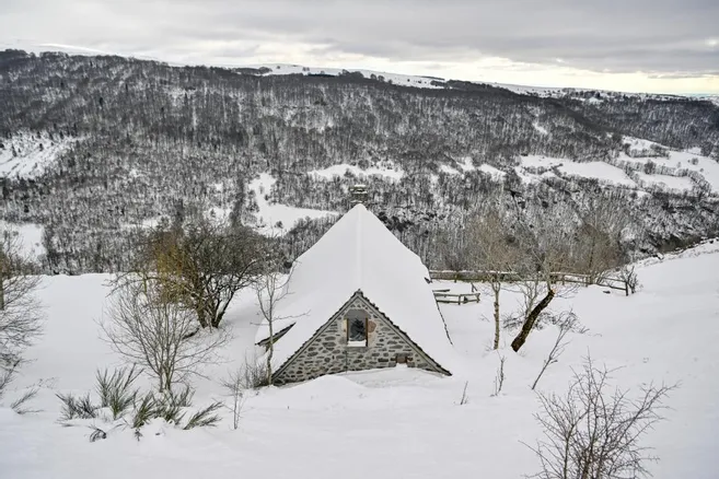 opakování volejbalového zápasu mezi chamalières a levallois, který se odehrál v clermontu. sledujte nejdůležitější momenty a klíčové akce tohoto vzrušujícího utkání.