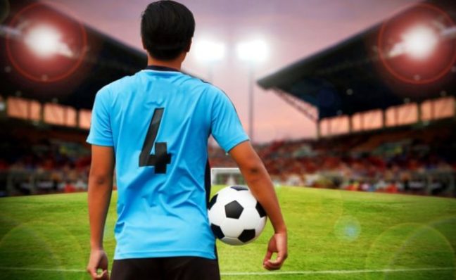 prozkoumejte spojení mezi sporty a násilím a zjistěte, jaké faktory ovlivňují agresivitu v těchto disciplínách.